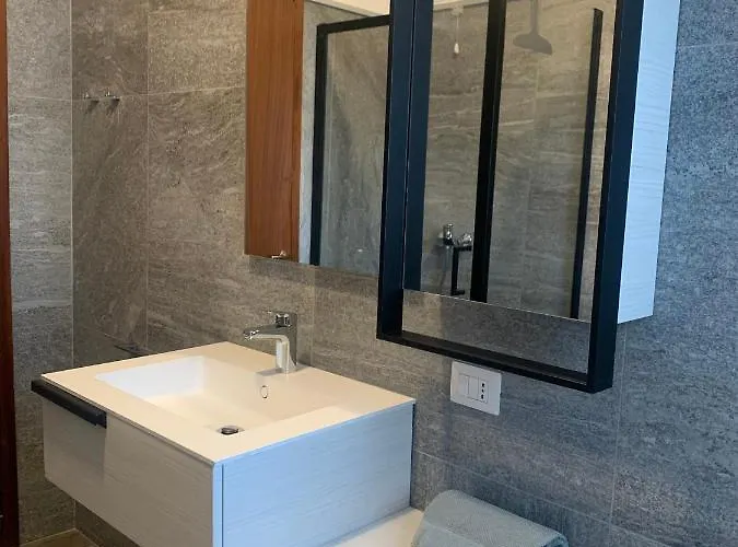 Daire Lario Promenade: Family Friendly In