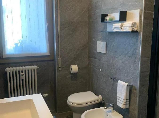 Lario Promenade: Family Friendly In Daire Como